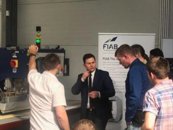 Ciekawy show z FIAB 900 w roli głównej